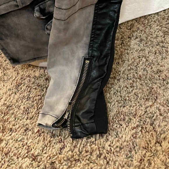 Jacket - Picture 2 of 9